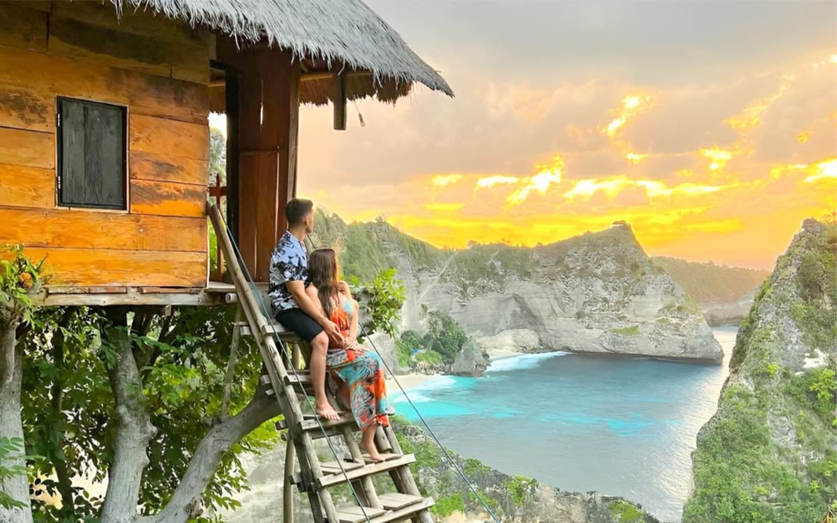 Tree House at East of Nusa Penida