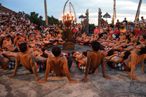 Kecak-dance-uluwatu-bali